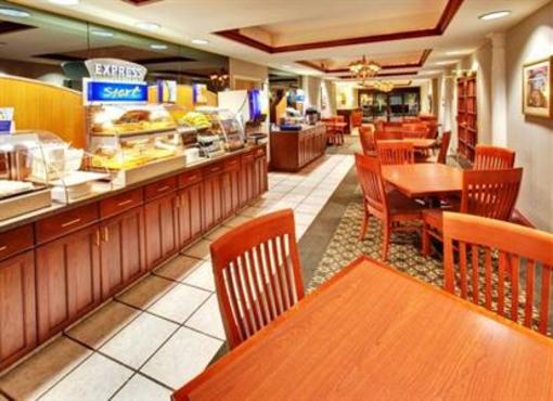 фото отеля Holiday Inn Express Cedar Rapids Collins Road