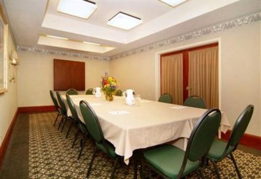 фото отеля Holiday Inn Express Cedar Rapids Collins Road