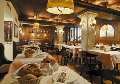 фото отеля Goldener Hirsch Hotel Salzburg