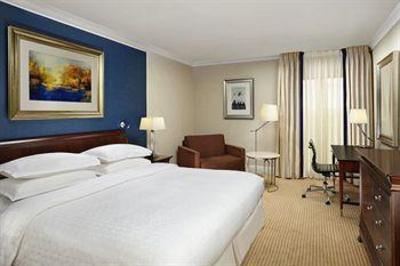 фото отеля Sheraton Skyline Hotel London