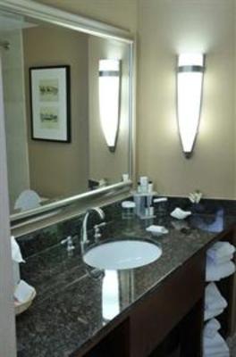 фото отеля Embassy Suites Detroit Southfield