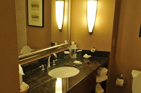 фото отеля Embassy Suites Detroit Southfield