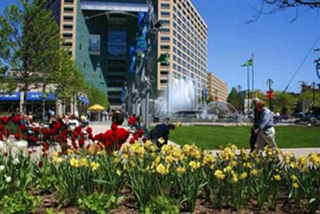 фото отеля Embassy Suites Detroit Southfield