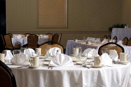 фото отеля Embassy Suites Detroit Southfield