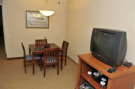 фото отеля Embassy Suites Detroit Southfield