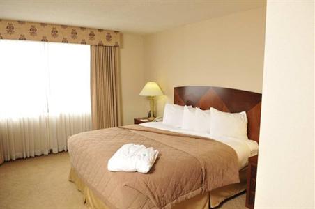 фото отеля Embassy Suites Detroit Southfield