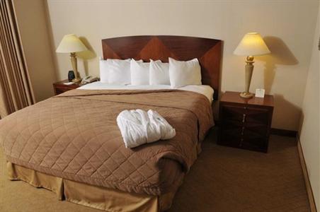 фото отеля Embassy Suites Detroit Southfield