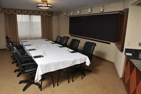 фото отеля Embassy Suites Detroit Southfield