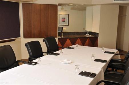 фото отеля Embassy Suites Detroit Southfield