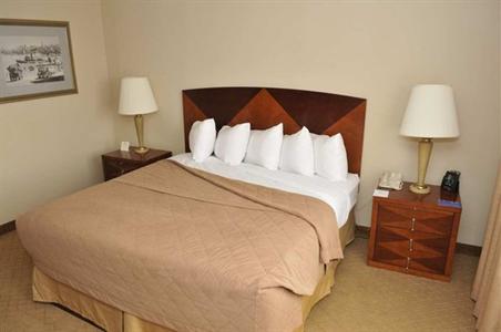 фото отеля Embassy Suites Detroit Southfield