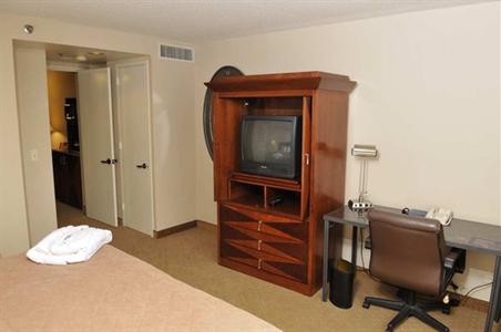 фото отеля Embassy Suites Detroit Southfield