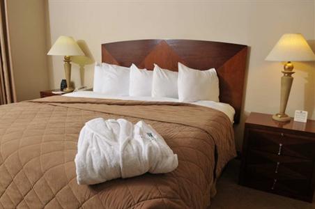 фото отеля Embassy Suites Detroit Southfield