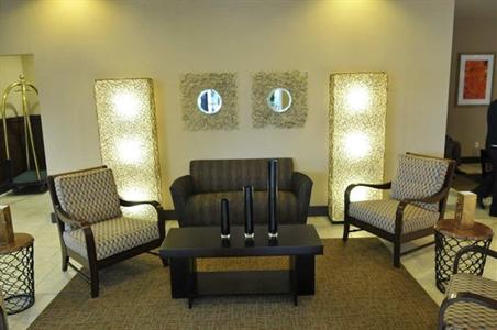 фото отеля Embassy Suites Detroit Southfield