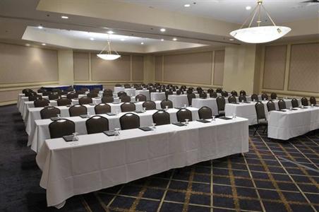 фото отеля Embassy Suites Detroit Southfield