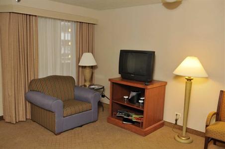 фото отеля Embassy Suites Detroit Southfield