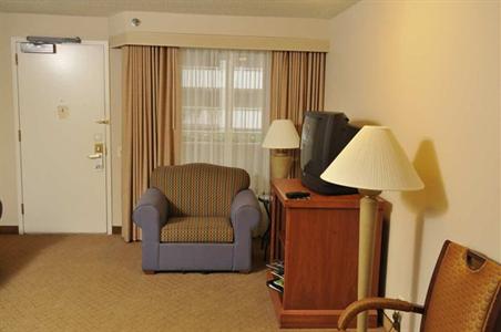 фото отеля Embassy Suites Detroit Southfield