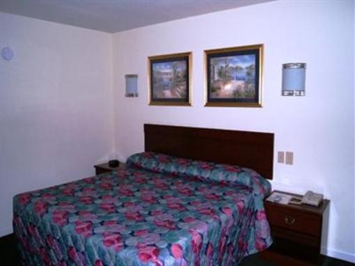 фото отеля American Inn And Suites
