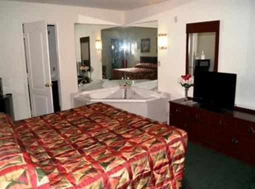 фото отеля American Inn And Suites