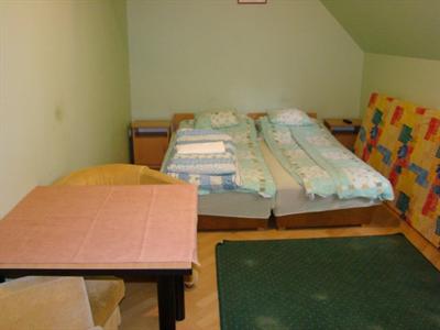 фото отеля Kunszler Apartmanhaz