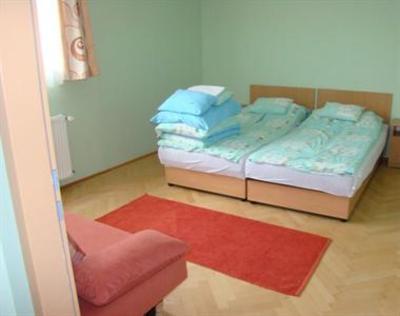 фото отеля Kunszler Apartmanhaz