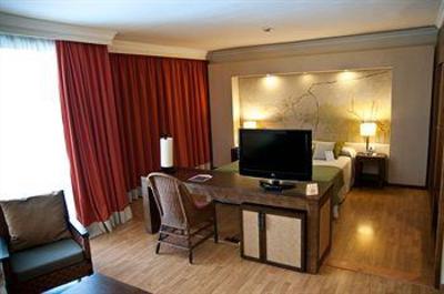 фото отеля Hotel Colon Rambla