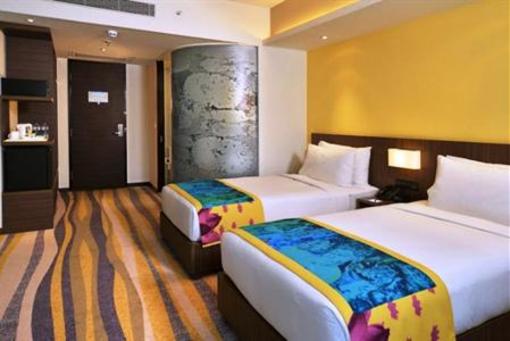 фото отеля Holiday Inn Express Ahmedabad