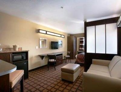 фото отеля Microtel Inn & Suites Council Bluffs