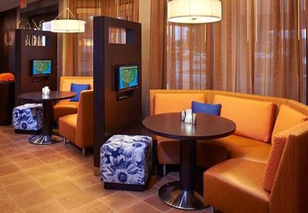 фото отеля Courtyard by Marriott Indianapolis Carmel