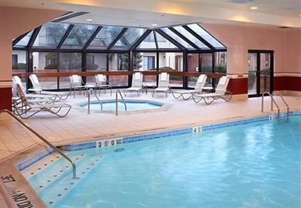 фото отеля Courtyard by Marriott Indianapolis Carmel