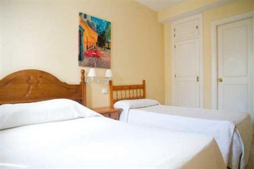 фото отеля Hostal Plaza Marbella