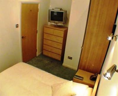 фото отеля Earle House Serviced Apartments