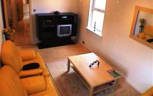 фото отеля Earle House Serviced Apartments