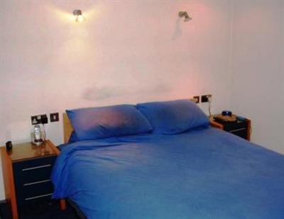 фото отеля Earle House Serviced Apartments