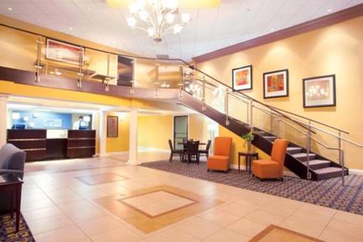 фото отеля Holiday Inn Express Chicago-St. Charles