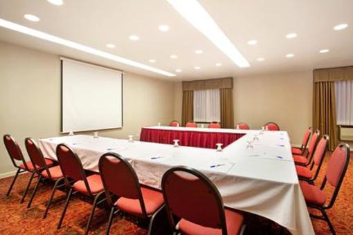 фото отеля Holiday Inn Express Chicago-St. Charles