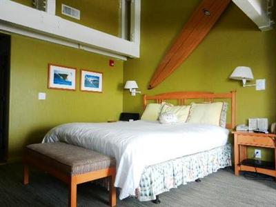 фото отеля Cypress Inn on Miramar Beach