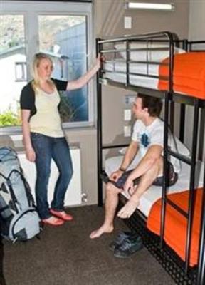 фото отеля Base Backpackers Wanaka