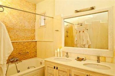 фото отеля Loucas Hotel