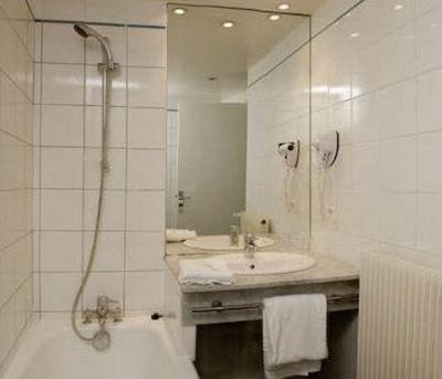 фото отеля Hotel Ours Blanc Place Victor Hugo