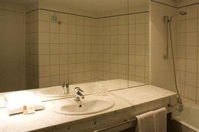 фото отеля Hotel Ours Blanc Place Victor Hugo