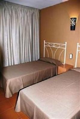 фото отеля Mediterranean Suites