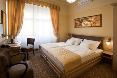 фото отеля Barokk Hotel Promenád Gyor