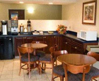 фото отеля Country Hearth Inn Kenton