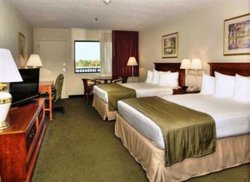 фото отеля Best Western On The Lake