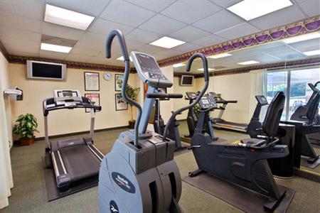 фото отеля Country Inn & Suites Charlotte Matthews