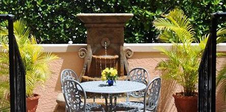 фото отеля Trianon Old Naples