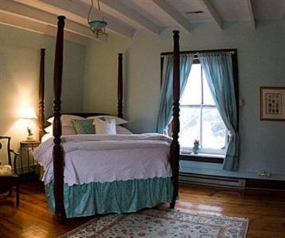 фото отеля High Meadows Vineyard Inn