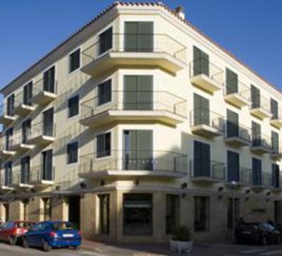 фото отеля Apartamentos Loar Menorca