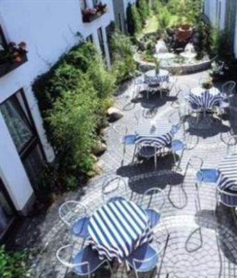 фото отеля Hotel Am Wald Monheim am Rhein