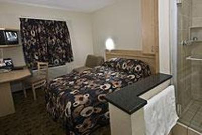 фото отеля Road Lodge Cape Town N1 City